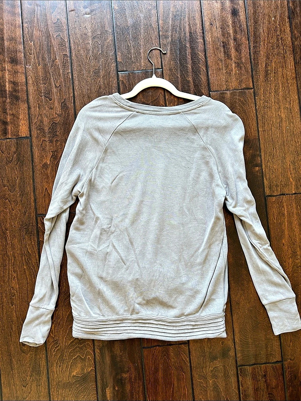 Athleta Serenity Criss Cross Sweatshirt Gray Size Small - Picture 7 of 8